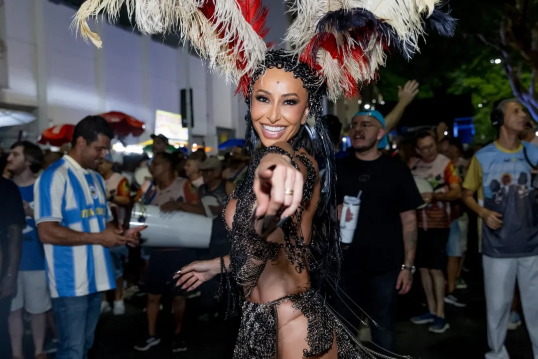 Unidos de Vila Isabel encerra temporada de ensaios de rua e entra na reta final rumo ao Carnaval 2026