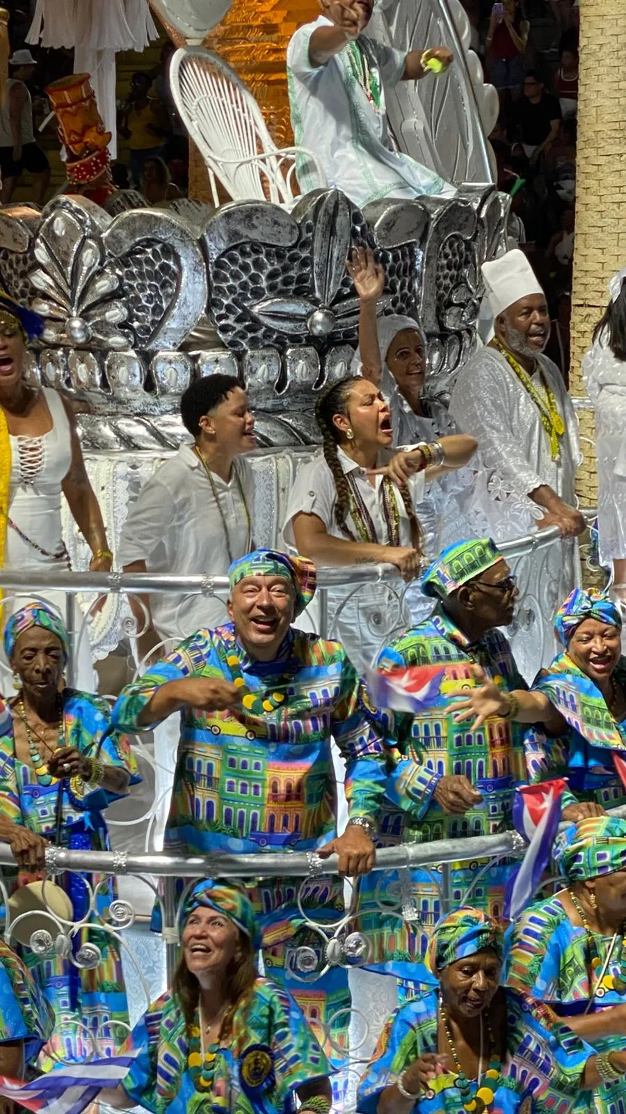 A Sapucaí se Transforma em Quilombo de Luz: A Grandiosidade Cultural do Desfile da Paraíso do Tuiuti e a Filosofia de Ifá Lucumí