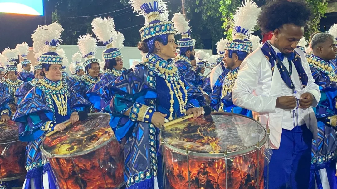 Portela encanta com enredo sobre Príncipe do Bará, ritmos e tradição, mas termina em tensão na Sapucaí.