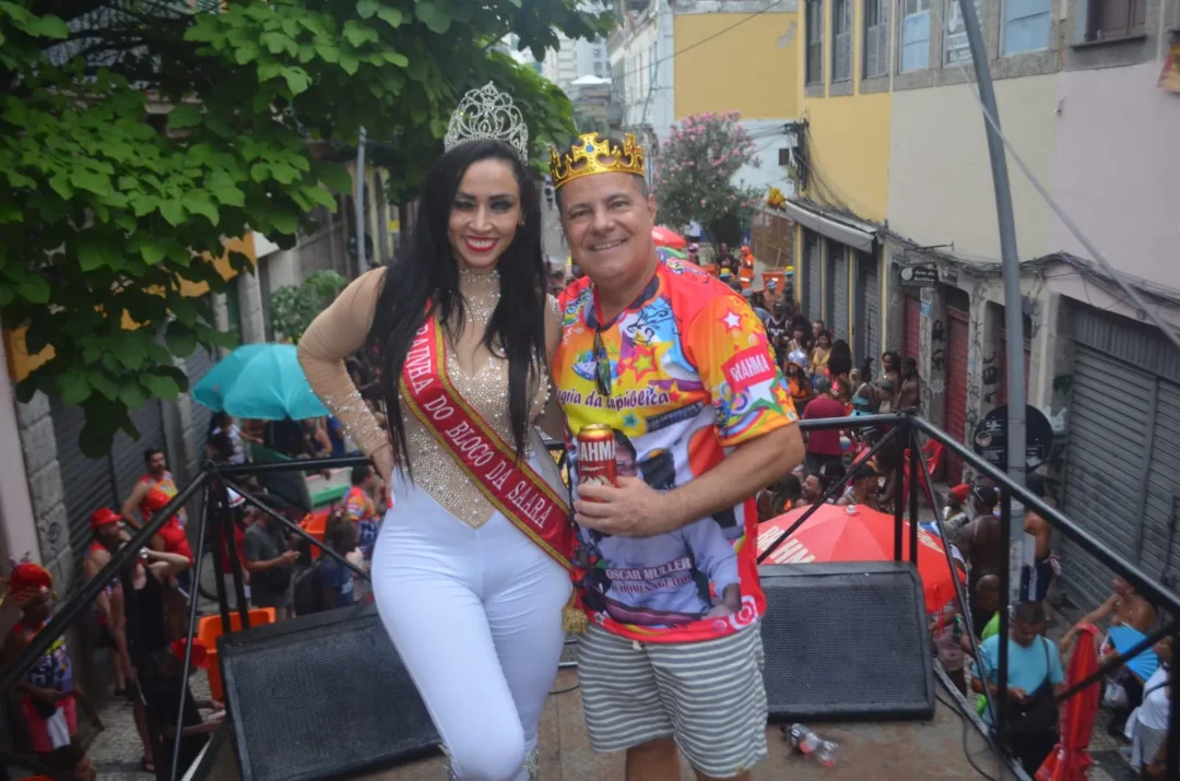 Bloco Alegria da República homenageia Oscar Müller com o enredo “Oscar Müller – O Rei do Rio”