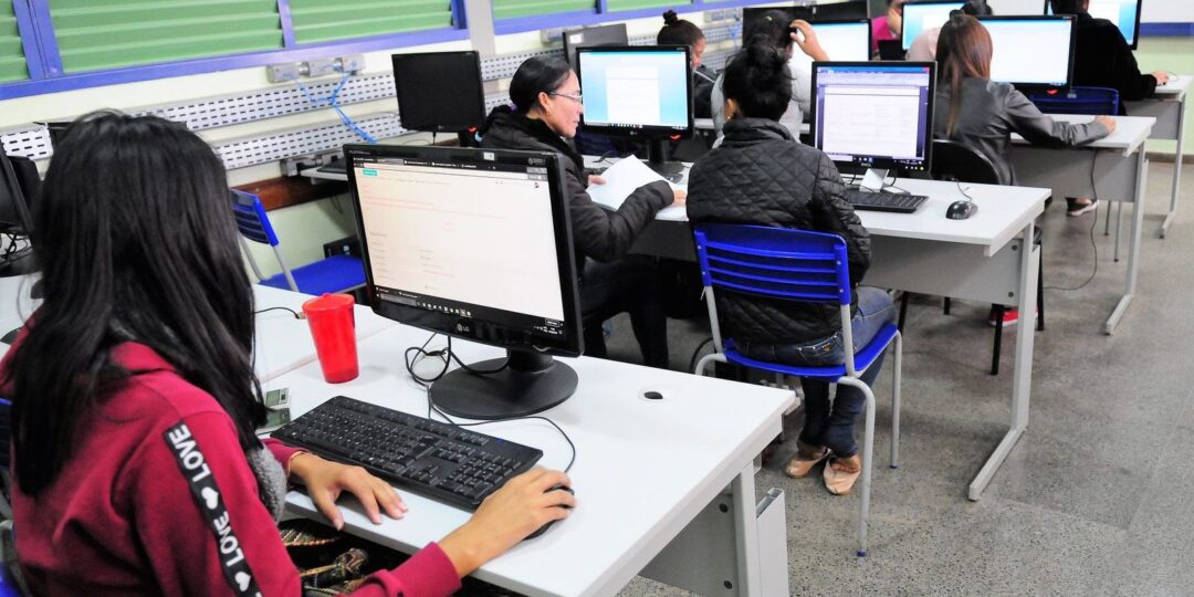 Empresas vão poder abater dívidas se conectarem faculdades à internet
