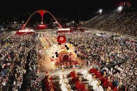 MUDANÇA HISTÓRICA? PREFEITO APONTA 15 ESCOLAS NO GRUPO ESPECIAL E MOVIMENTA O CARNAVAL