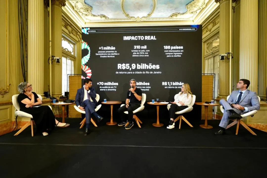 ​Gabriel David defende melhorias na Sapucaí em debate sobre revitalização da Praça Onze